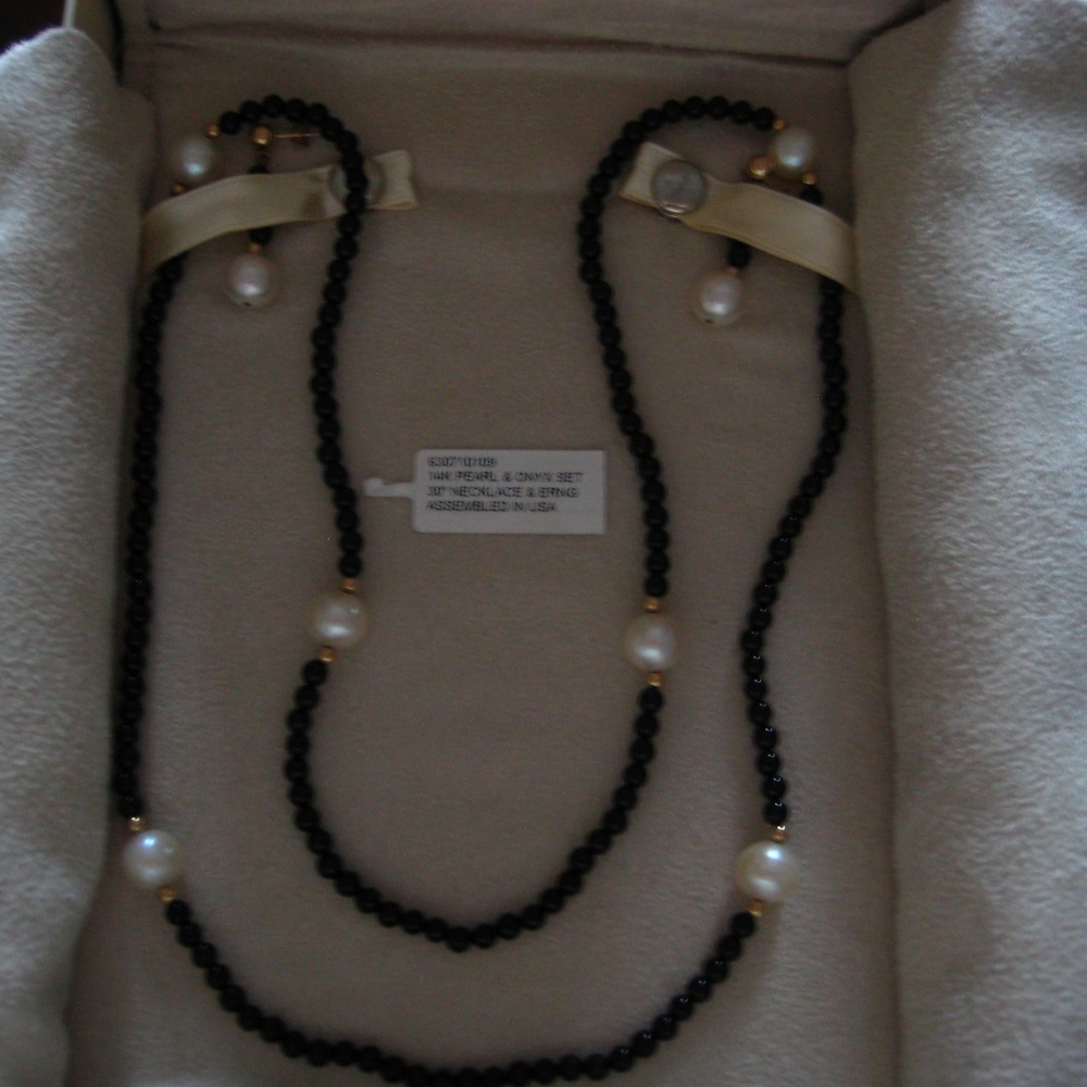 14k pearl & onyx necklace & earring set